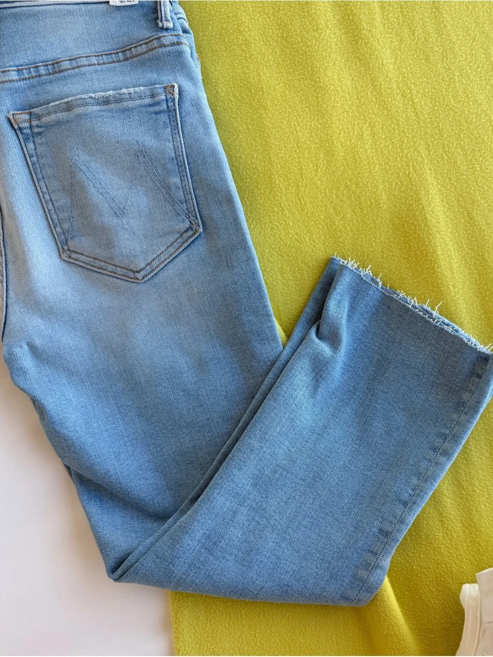 MOTHER Jeans Insider Step Crop Fray Sz. 26 - Light wash - Picture 4 of 7